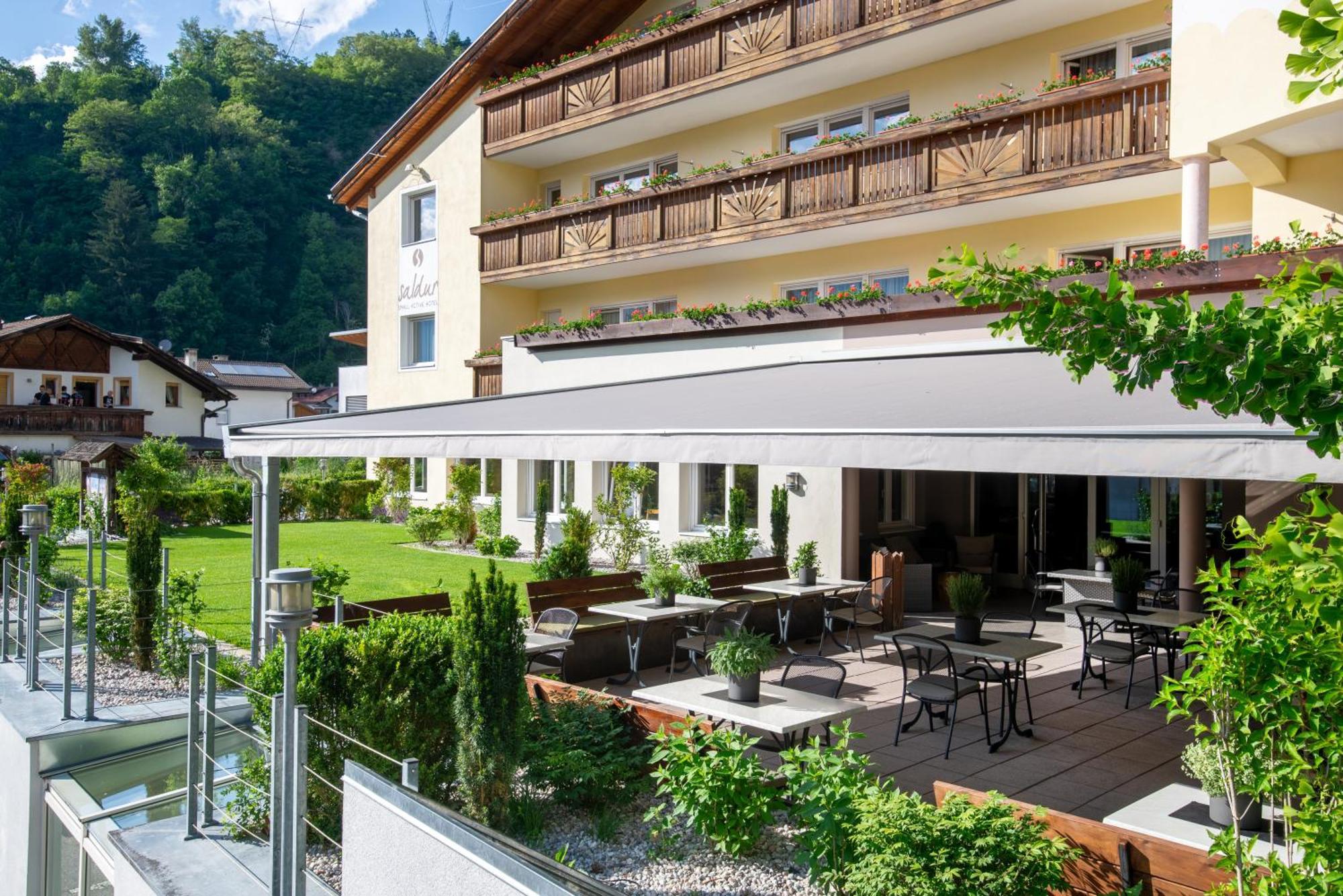 Saldur Small Active Hotel Слудерно Екстериор снимка